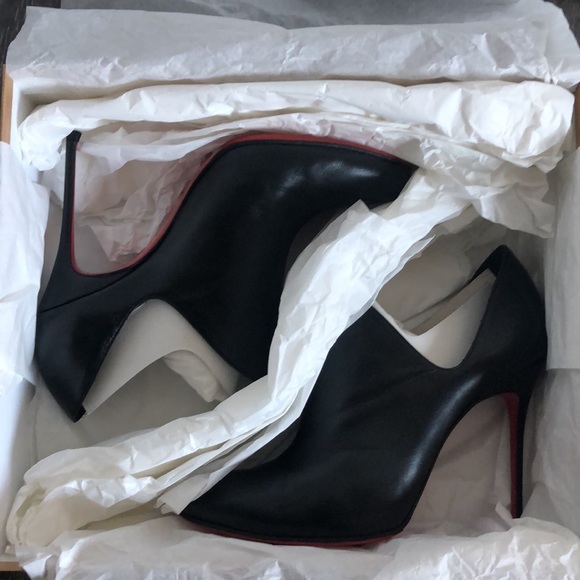 LNIB—Christian Louboutin Dugueclina 100 Napa cut out ankle bootie in Size 38 - Picture 12 of 16